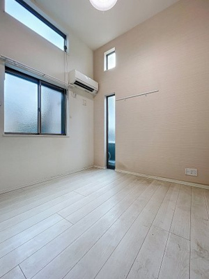 【居間・リビング】 | G・Aヒルズ武蔵小杉 | ★ロフト付きで収納たっぷり！南西向きの明るいお部屋です★