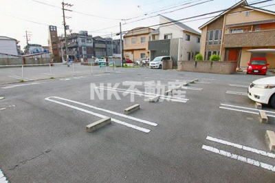 【駐車場】 | ジュネス田中（長瀬賃貸） | 駐車場があるので、車を買う予定の方も安心です
