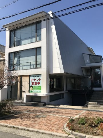 芦屋市川西町　ダイナオックスビルの外観