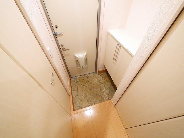 グランモア学園前の玄関|シンプルで使いやすい玄関です