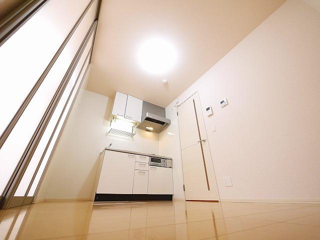 グランモア学園前の居間・リビング|ゆったり過ごせるリビングです