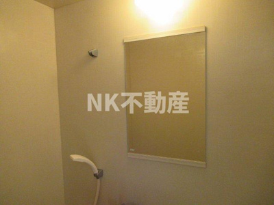 【浴室】 | シャトレ小阪（河内小阪賃貸） | 鏡付きのお風呂です