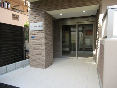 【エントランス】 | ヴェルドミール小阪（河内小阪賃貸） | 落ち着いたエントランスです
