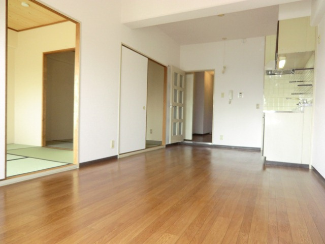大阪市西淀川区姫里２丁目の賃貸マンションの居間・リビング