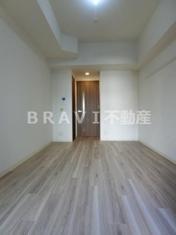 プレサンス谷町七丁目Ⅱ　BRAVI不動産の居間・リビング|【プレサンス谷町七丁目Ⅱ】おしゃれなリビングです