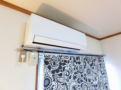 【設備】 | ビラ百合ヶ丘 | 暑い夏や寒い冬に大活躍のエアコン付き！冷暖房完備で一年中快適に過ごせちゃいます♪