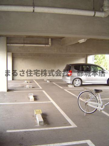 サンライズ都北の駐車場