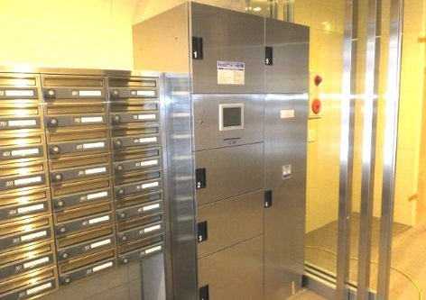 エスパシオ・コモド大阪新町　BRAVI不動産のエントランス|【エスパシオ・コモド大阪新町】毎日通るエントランスはこのようになっています