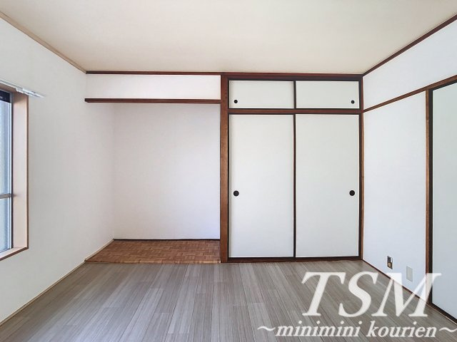 第一岸田マンションの洋室