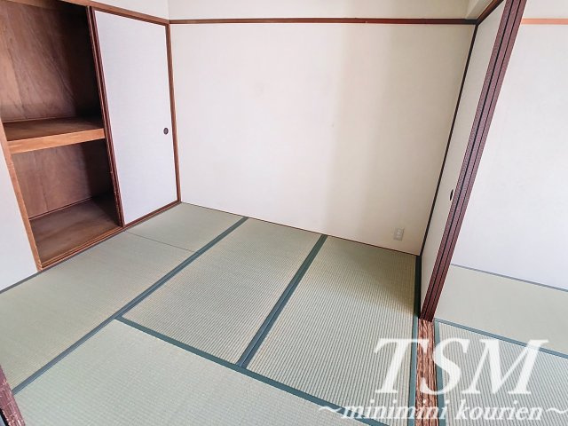第一岸田マンションの和室