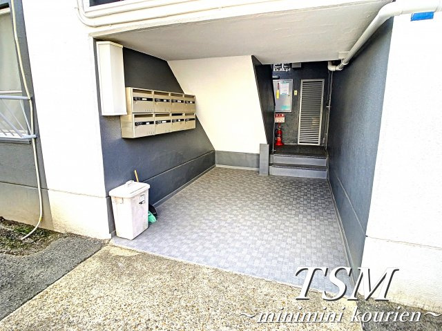 第一岸田マンションのエントランス