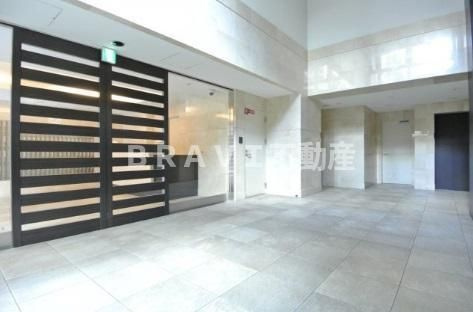 アーデンタワー西本町　BRAVI不動産のエントランス|【アーデンタワー西本町】ロビーです