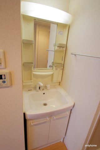 グローディア天満橋　仲介手数料無料の洗面所