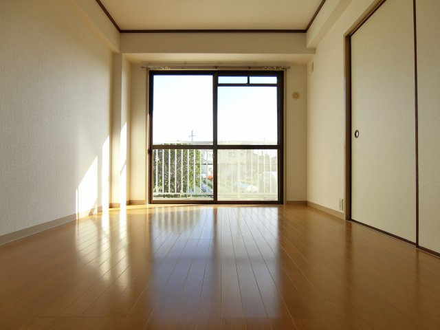 グランドハイツ杉田Iの寝室