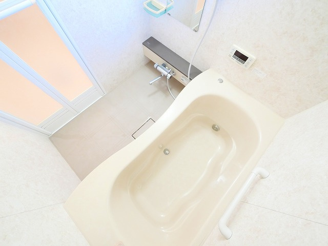 ガーデンパークBの浴室