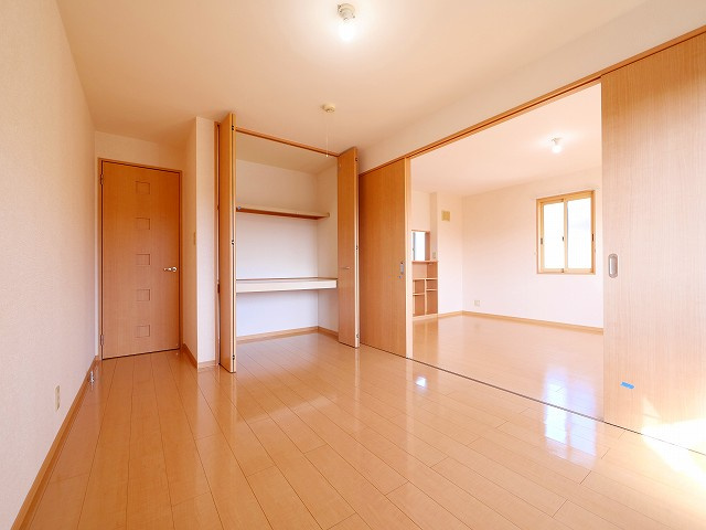 ガーデンパークBの洋室