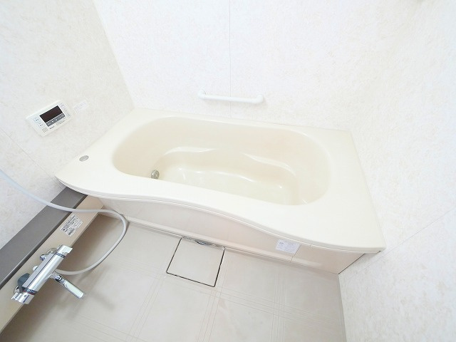 ガーデンパークBの浴室