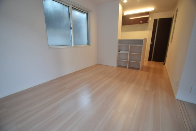 市川市原木１丁目のアパートの居間・リビング|ゆったり過ごせる居間です