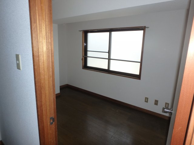 ユートピアタウン北館の洋室