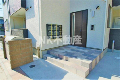 【エントランス】 | クリエオーレ荒本Ⅰ（荒本賃貸） | 落ち着いたエントランスです