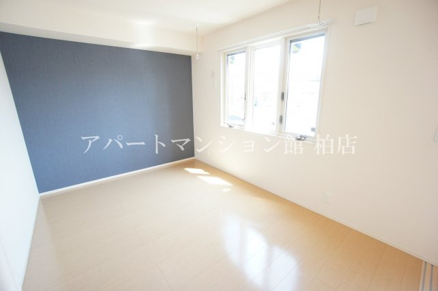 アイビーの洋室