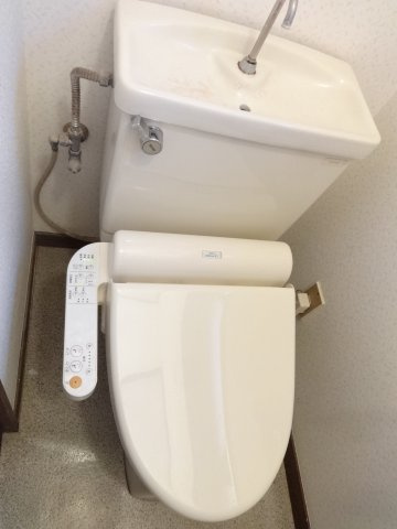 池田邸のトイレ|各階にトイレあり。お年寄りや小さいお子様も安心