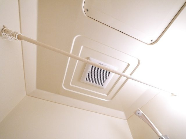 フローレンスヨーコの設備|お風呂には換気扇もついてます。