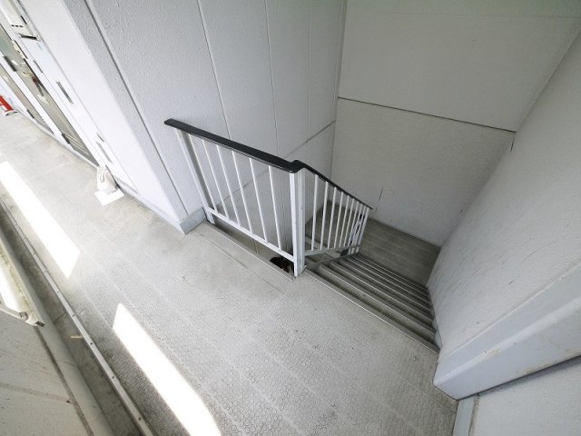 フローレンスヨーコのその他共用部分|明るい共用スペース。