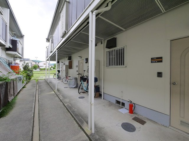 ジョイフルハイツBのその他共用部分|ゆったりとした共有スペース。