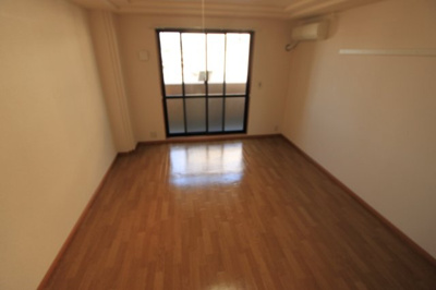 【洋室】 | エスべランサ北今市 | 明るい洋室です