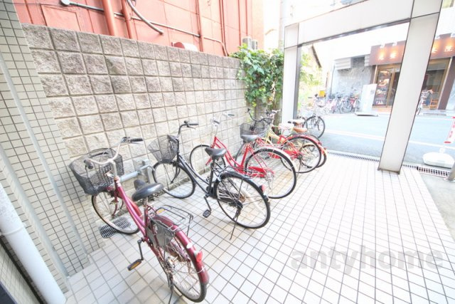 ラコンテスイエル　仲介手数料無料の駐車場