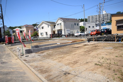 【前面道路含む現地写真】 | MLH藤沢本町5棟-5【条件付売地（土地）】 | 陽当たり・風の通りともに良好です☆住宅地で車の通りも少なく、お子様も安心安全です。藤沢市で新築戸建てをお探しならぜひご覧ください☆