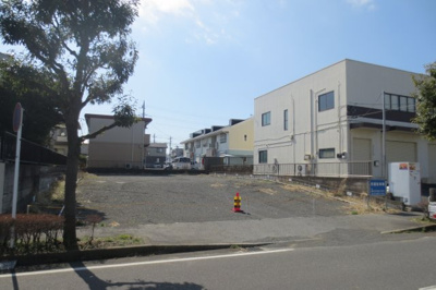 【前面道路含む現地写真】 | MLH湘南台3棟-2【条件付売り地（土地）】 | 近くには、コンビニ・公園・デパートと商業施設から、お子様と遊べる施設まで豊富にあります☆