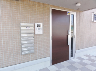 【エントランス】 | オートロック機能付き