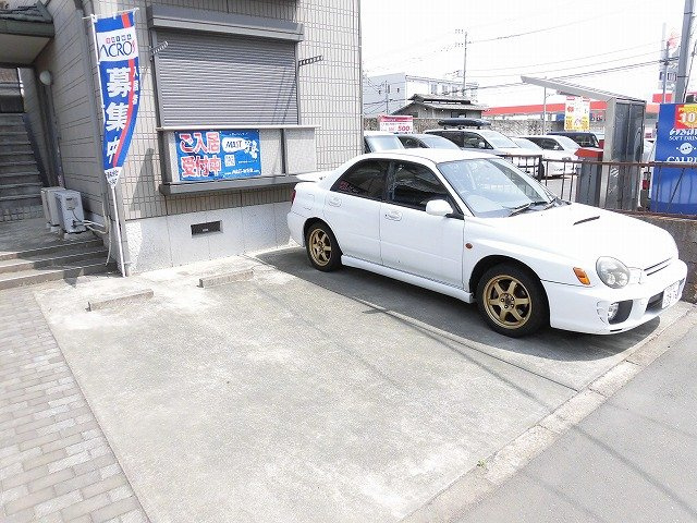 プティメゾン・ムサシノの駐車場