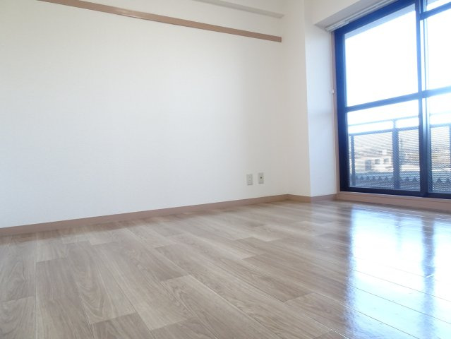 リバーサイド鎌倉の洋室