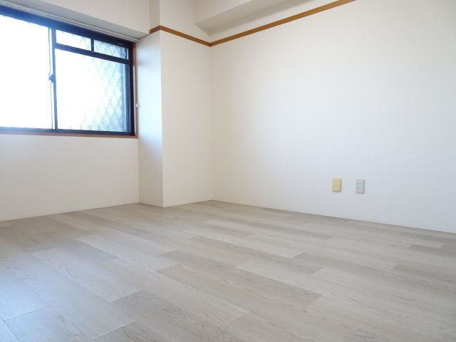 リバーサイド鎌倉の洋室