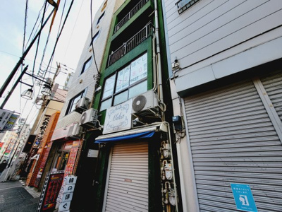 【外観】 | ミモザビル | 鶯谷駅から徒歩2分・入谷駅から徒歩8分。コンビニやスーパーなど近くで買い物便利。ワンフロア占有。