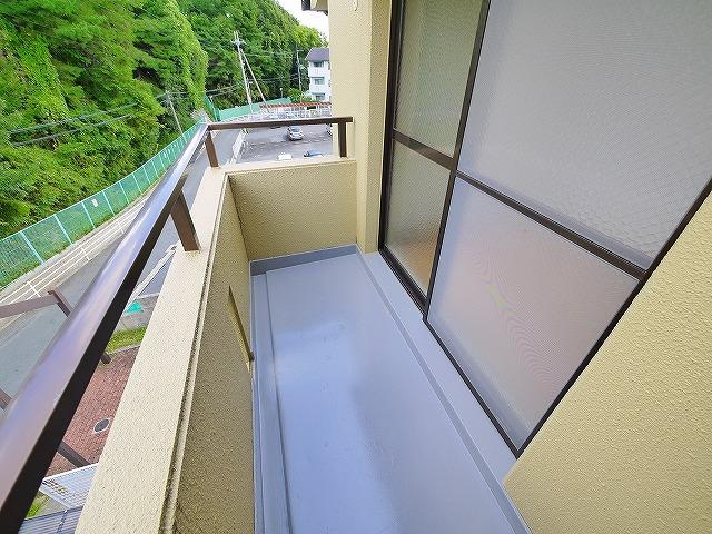 富雄サンパレスⅠ号館のバルコニー|落ち着いた時間を過ごせるバルコニーです