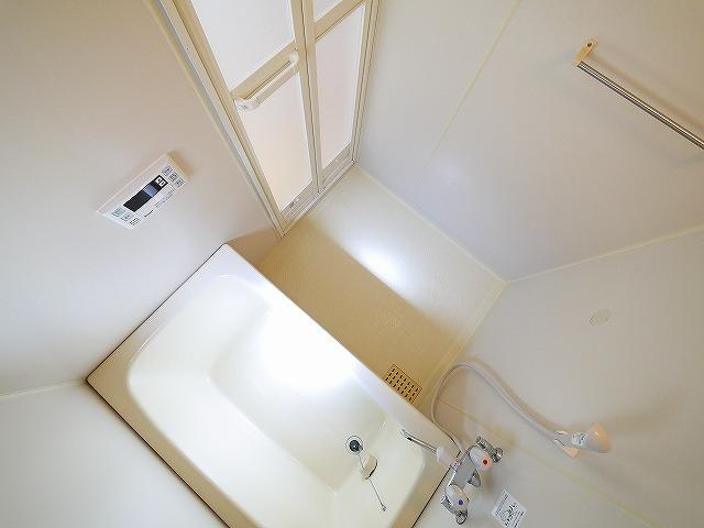 富雄サンパレスⅠ号館の浴室|コンパクトで使いやすいお風呂です