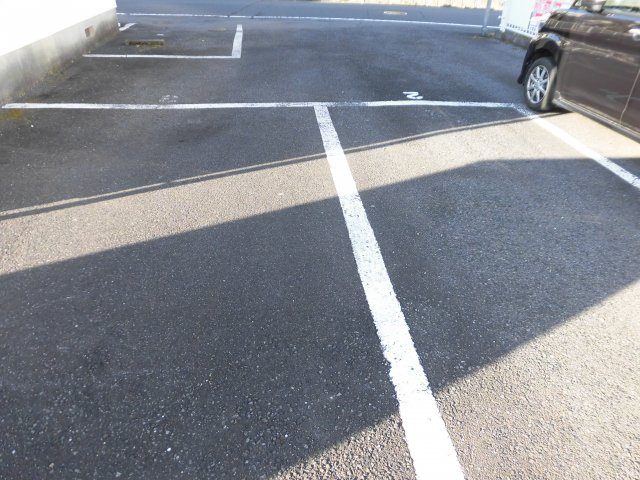 リバーサイドKUZEの駐車場