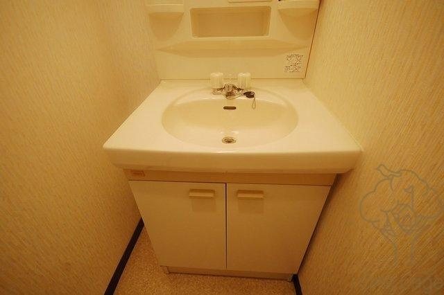 アスティオン梅田アネックスの独立洗面台