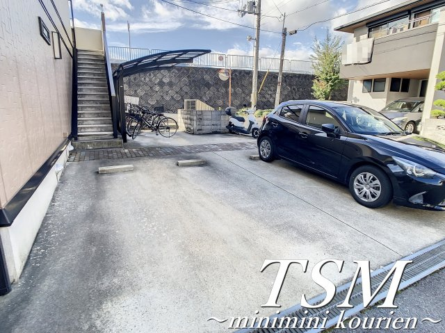東ハイツの駐車場
