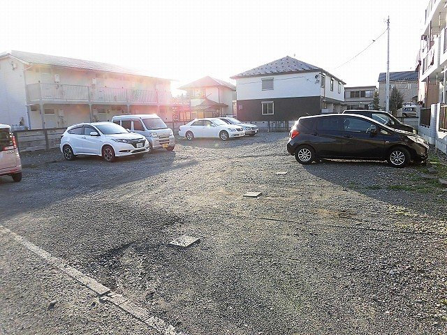 コーポ壹番の駐車場