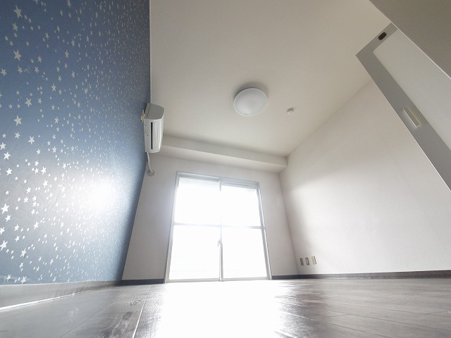 トータスBldの居間・リビング