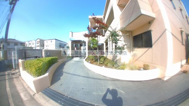 【エントランス】 | プルミエハイツ花園