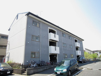 【外観】 | 「向ヶ丘遊園」駅・「登戸」駅・「中野島」駅すべて徒歩圏内の3階建てマンション♪通勤・通学にも便利な立地です☆