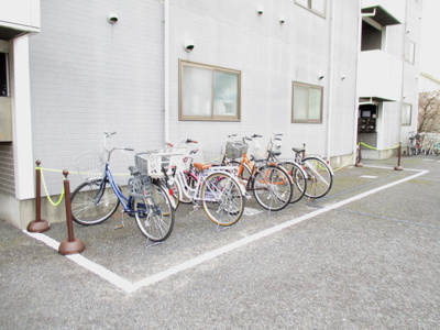 【その他共用部分】 | ジェルエープラザ | 敷地内に駐輪場があるので駅から自転車もオススメです♪お買物に自転車を利用するのも良いですよね☆