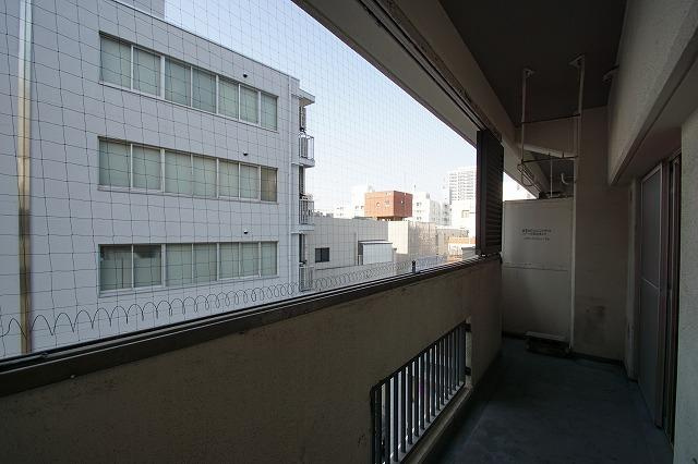 杉の宮マンションのバルコニー