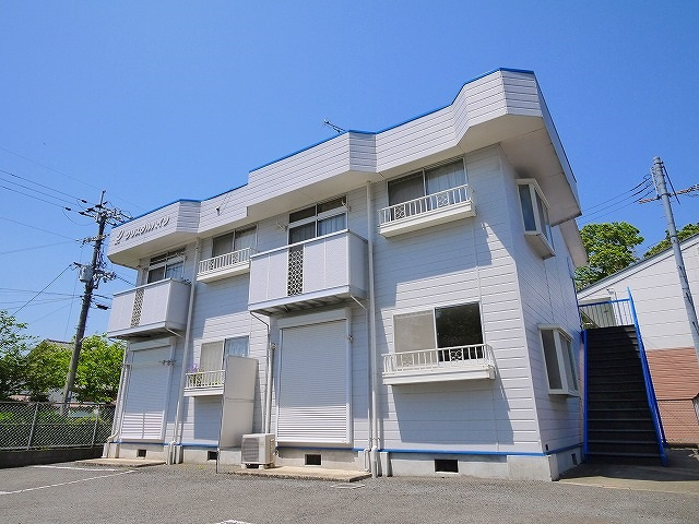 クリスタルハイツの外観|外はこのようになっています